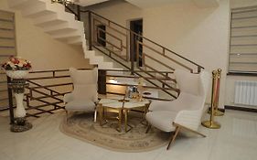 Premium Hotel 777